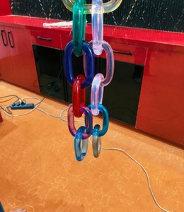 โซ่อะคริลิกเรซิ่นทำมือแบบกำหนดเอง มีให้เลือกมากกว่า 100 สี พร้อมลวดลายศิลปะเพ้นท์มือ เหมาะสำหรับงานหรูหรา - Product Image 3
