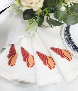 Serviettes de table carrées en coton brodées sur mesure avec motif escargot, élégantes pour la décoration de table, idéales pour la maison, les mariages et les fêtes. - Product Image 3