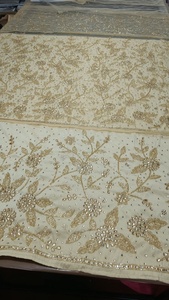 Tissu en taffetas de rayonne brodé de luxe |   Broderie florale dorée pour vêtements traditionnels et formels, occasions spéciales, femmes - Product Image 3