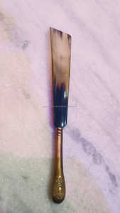 Corne à chaussures de boeuf 34 cm de Long poignée en laiton nickelé poli SANIYA HANDICRAFT Style animal de bonne qualité pour les hommes d'affaires portant des chaussures - Product Image 3