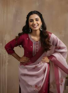 Conjunto de Kurta, Pantalón y Dupatta de Seda Romana Bordada Color Granate para Mujer, con Cuello en V, Manga Tres Cuartos, Corte Recto a la Pantorrilla y Aberturas - Product Image 2