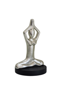 Estatua de Yoga de Aluminio Plateado Hecha a Mano, Escultura Minimalista Abstracta de Mujer Meditando sobre Base Negra, Decoración Zen para el Hogar u Oficina, Regalo - Product Image 3