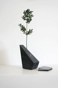 Último modelo de florero de mármol blanco de lujo, centro de mesa artístico decorativo de piedra para decoración moderna del hogar. - Product Image 5