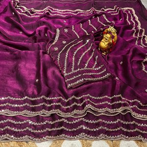 Sari indio premium de diseñador con cuentas, el último modelo de sari de satén de seda, sari con cuentas de oro rosa herenciales, sari de satén con calados. - Product Image 5