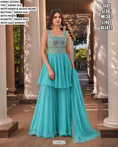Robe Sharara traditionnelle en soie Bandhani Simar de Noorika, longueur au sol, pour mariage - Product Image 3