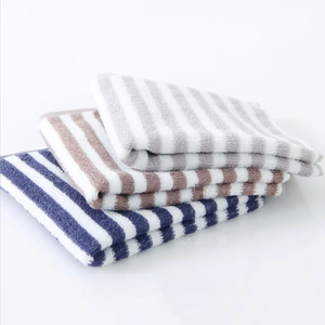 Toalla a Rayas Duradera con Material de Primera Calidad, Toalla a Rayas con Tacto Suave, Excelente Absorción y Elegante Diseño a Rayas - Product Image 4