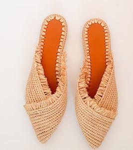 Mules en raphia faites à la main : Pantoufles d'été marocaines - Product Image 1