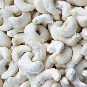 High Quality Raw Cashew <b>Nuts</b> Cashew <b>Nuts</b> WW180, WW240, WW320, LP, WS Cashew <b>Nuts</b> 1Kg Customized Packaging - Product Image 1
