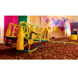 Décoration de photomaton pour mariage indien et cérémonie Mehndi Punjabi avec accessoires Gadda en bois de teck pour la nuit de Sangeet - Product Image 1