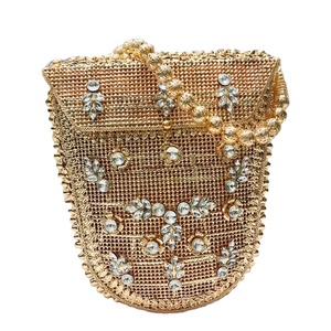 Pochette de soirée en métal faite à la main pour femmes Pochette de mariée élégante fabriquée à la main pour femmes - Product Image 1