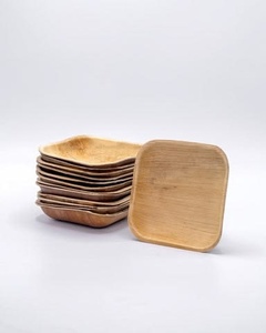 Assiettes jetables en feuilles de palmier de qualité supérieure, design carré de 7 pouces, pour les organisateurs de mariages et les salles de banquet, assiettes pour les hôtels et les compagnies aériennes - Product Image 1