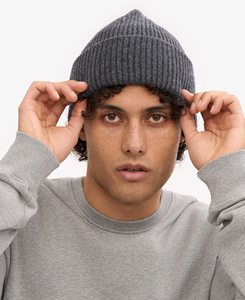 Nouvelle collection d'hiver, bonnet en tricot côtelé gris pour homme, 100% acrylique, tricoté à la main, couleur unie, bonnet d'hiver décontracté pour adultes - Product Image 1