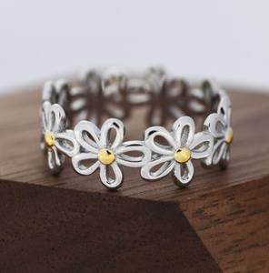 Bague infinie fleur de mignonnette en argent sterling, bague florale en argent et or - Product Image 2