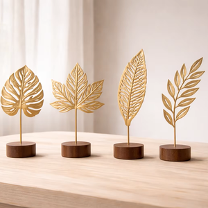 Mesa Decorativa Art Deco con Base de Madera y Hojas de Oro Metálicas, Hecha en India para Navidad - Product Image 1