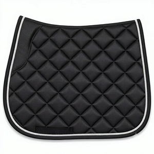 Almohadilla de Silla de Montar Acolchada con Diamantes Blancos Personalizada para Equitación, con Parche de Cuero y Ribete de Trenza Plateada - Product Image 2
