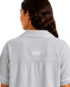 Ensemble de pyjama pour femmes personnalisé gris clair, manches courtes, boutonné, vêtements de nuit doux et respirants, vêtements de détente décontractés pour l'été - Product Image 3