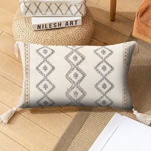 Spire 100% coton brodé à la main housse de coussin bloc imprimé motif floral et géométrique taies d'oreiller oreillers - Product Image 1