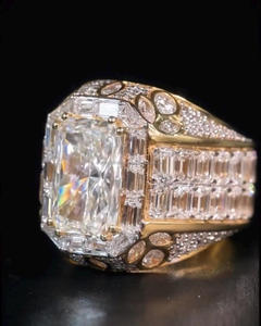 Bague de déclaration de luxe en diamant taille radiant glacé, large bande en argent sterling pavée de baguettes, style Art Déco vintage, audacieuse, cadeau Hip Hop - Product Image 2