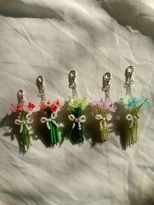 Porte-clés décoratif unique avec broderie perlée et artisanat fin pour cadeaux et souvenirs personnalisés - Product Image 6