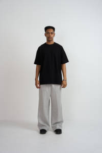 Camiseta Oversize de Algodón 100% Tejido de 300 GSM, Hecha en Tailandia, de Primera Calidad, Corte Holgado, Estilo Urbano - Product Image 3