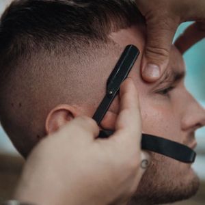 Navaja de afeitar Cut Throat The Jolly Roger de acero inoxidable negro - Product Image 3