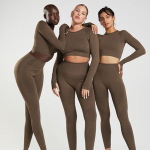 Conjunto de yoga para mujer de la mejor calidad con Top corto y mallas de 2 piezas Logotipo de color personalizado Etiqueta privada para mujer - Product Image 1