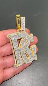 Pendentif à deux lettres serti de pierres : Or 14 carats personnalisé, argent sterling, moissanite - Product Image 6