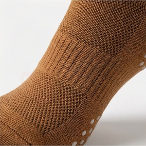 Chaussettes pour hommes, couleur unie, tricotées, style classique, marron - Product Image 5