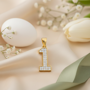 Colgante Diamtrendz Número 1 de la Suerte Sin Cadena, Plata 925 con Circonita Cúbica, Opción Disponible en Oro Sólido de 10K, 14K y 18K - Product Image 1