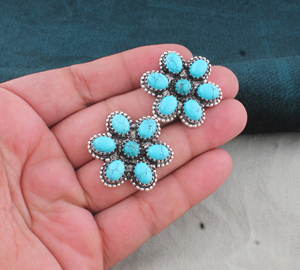 Boucles d'oreilles pendantes de luxe Shree Jaipur en argent sterling 925 et turquoise, style vintage goutte d'eau, faites à la main au Rajasthan, pour mariage et fête - Product Image 3