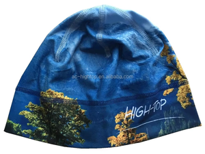 Chapeau beanie tendance en polyester et élasthanne avec logo personnalisé, confortable et de haute qualité pour hommes et femmes - Product Image 4