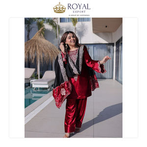 Suministro al por Mayor de Ropa Pakistaní, la Mejor Colección de Diseñador de Terciopelo con Bordado, Colección de Trajes de Fiesta en Venta - Product Image 6