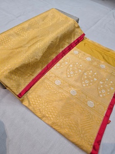 Sari en soie Banarasi exclusif pour femmes - Product Image 2