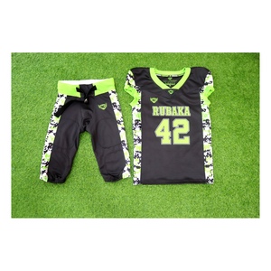 Ensemble de vêtements de sport d'équipe personnalisé, maillot de football à manches courtes imprimé camouflage noir et vert néon, et pantalon - Product Image 1