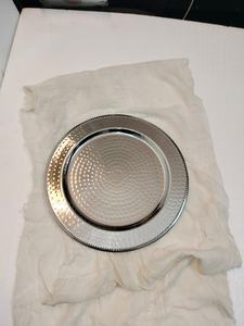 Assiette de Présentation Haut de Gamme en Acier Inoxydable Martelé pour Traiteur, Événements et Tables de Restaurant - Product Image 4