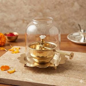 Lampe à huile Akhand Diya de qualité supérieure avec mèche réglable et couvercle en verre pour les activités religieuses, porte-bougie en métal laiton - Product Image 4