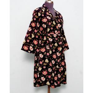 เสื้อเชิ้ตยาวทรงคิโมโนผ้าฝ้ายแท้ 100% สำหรับงานกลางคืน/งานทางการ ลายดอกไม้ คอวี แขนสามส่วน เปิดด้านหน้า สำหรับผู้หญิง - Product Image 5