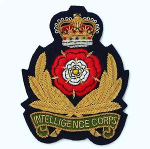 Insignias Bordadas a Mano con Hilo de Seda y Hilo Metálico - Product Image 3