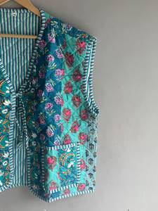 Gilet matelassé en coton à motif floral pour femme, col en V, sans manches, avec poches plaquées, idéal pour le printemps, CADEAU POUR ELLE - Product Image 3