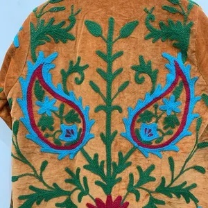 Chaqueta Clásica de Terciopelo Suzani para Mujer, Chaqueta Corta Bordada con Flores, Estilo Bohemio, Atuendo de Otoño Invierno - Product Image 3
