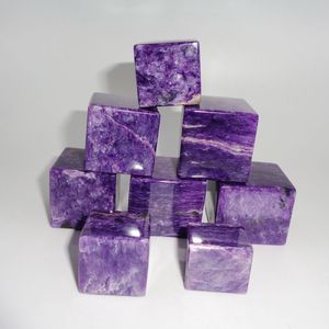 Cube de Charoite Naturelle, Sculpture Plate, Poli à la Main, Pierre Précieuse Violette, Méditation, Reiki, Énergie des Chakras, Fait Main au Rajasthan - Product Image 2
