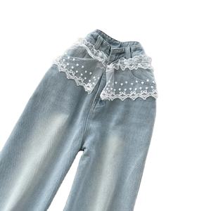 Jeans à jambe droite pour femmes taille haute, denim avec empiècements en dentelle, fermeture éclair, coupe régulière - Product Image 5