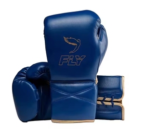 Ensemble d'équipement de boxe Fly en cuir bleu, incluant casque de protection, gants, protège-guêtres, et gants de MMA à lacets et à doigts entiers pour entraînement adulte, Winning - Product Image 2