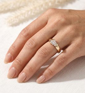 Bague d'anniversaire et de fiançailles en or massif 10K 14K 18K avec diamant de laboratoire taille baguette certifié IGI, couleur DEF, clarté VS VVS - Product Image 2