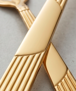 Ensemble de couverts modernes plaqués or avec design de poignée géométrique pour la vaisselle de mariage, compatibles lave-vaisselle, couverts en métal - Product Image 2