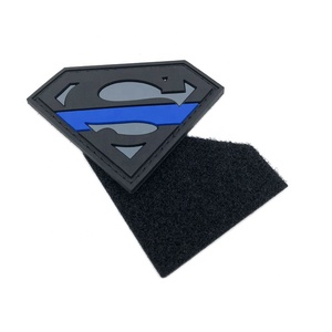 Écussons PVC 2D personnalisés écologiques avec logo brodé, étiquettes PVC 3D souples en silicone avec fermeture auto-agrippante pour sacs - Product Image 5