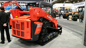 ซื้อรถตักล้อยาง Kubota SVL75-2 แบบตีนตะขาบ ชั่วโมงการใช้งานต่ำ ห้องโดยสารแบบปิด สภาพเหมือนใหม่ ปั๊มโหลด 2 ตัน แบบไหลแรง พร้อมระบบไฮดรอลิกเสริม - Product Image 4