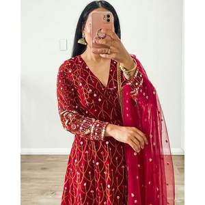 Salwar Kameez Negro Talla XL para Fiesta con Top, Pantalón y Dupatta, Adornado con Hilo y Lentejuelas, Listo para Usar - Product Image 6