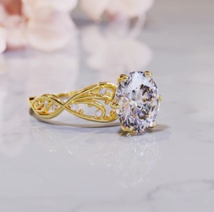 Anillo de Compromiso Clásico con Moissanita Redonda en Plata de Ley 925 con Baño de Oro de 18K para Boda y Compromiso - Product Image 2