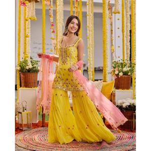 Conjunto de Fiesta XL de Chifón con Top, Pantalón y Dupatta con Bordado de Hilo y Lentejuelas para un Look Elegante - Product Image 5